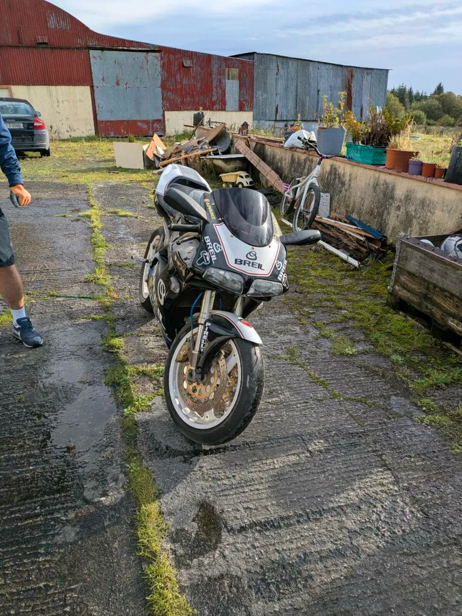 Ducati 748 - Image 3