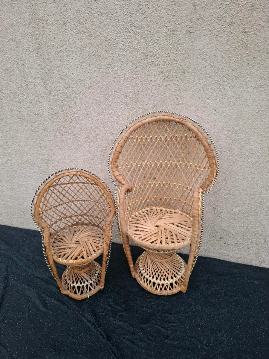 Duo decorative rattan stands possible to post