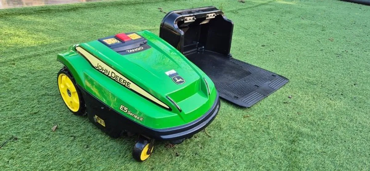 John Deere robot - Image 3