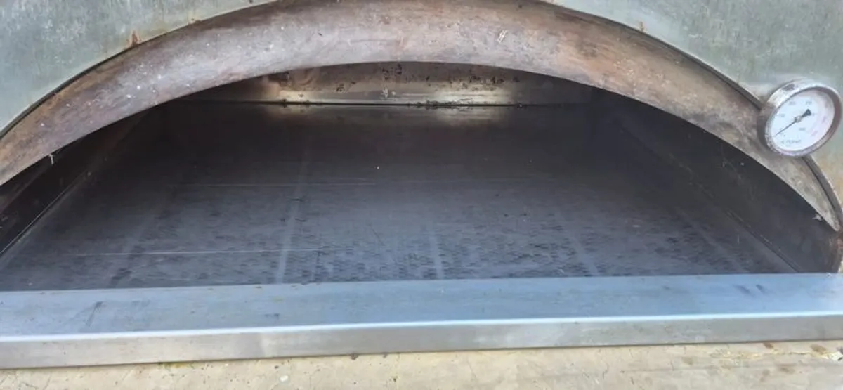 PIZZAIOLO is wood fired pizza oven, made in Italy from 100% stainless steel. - Image 3