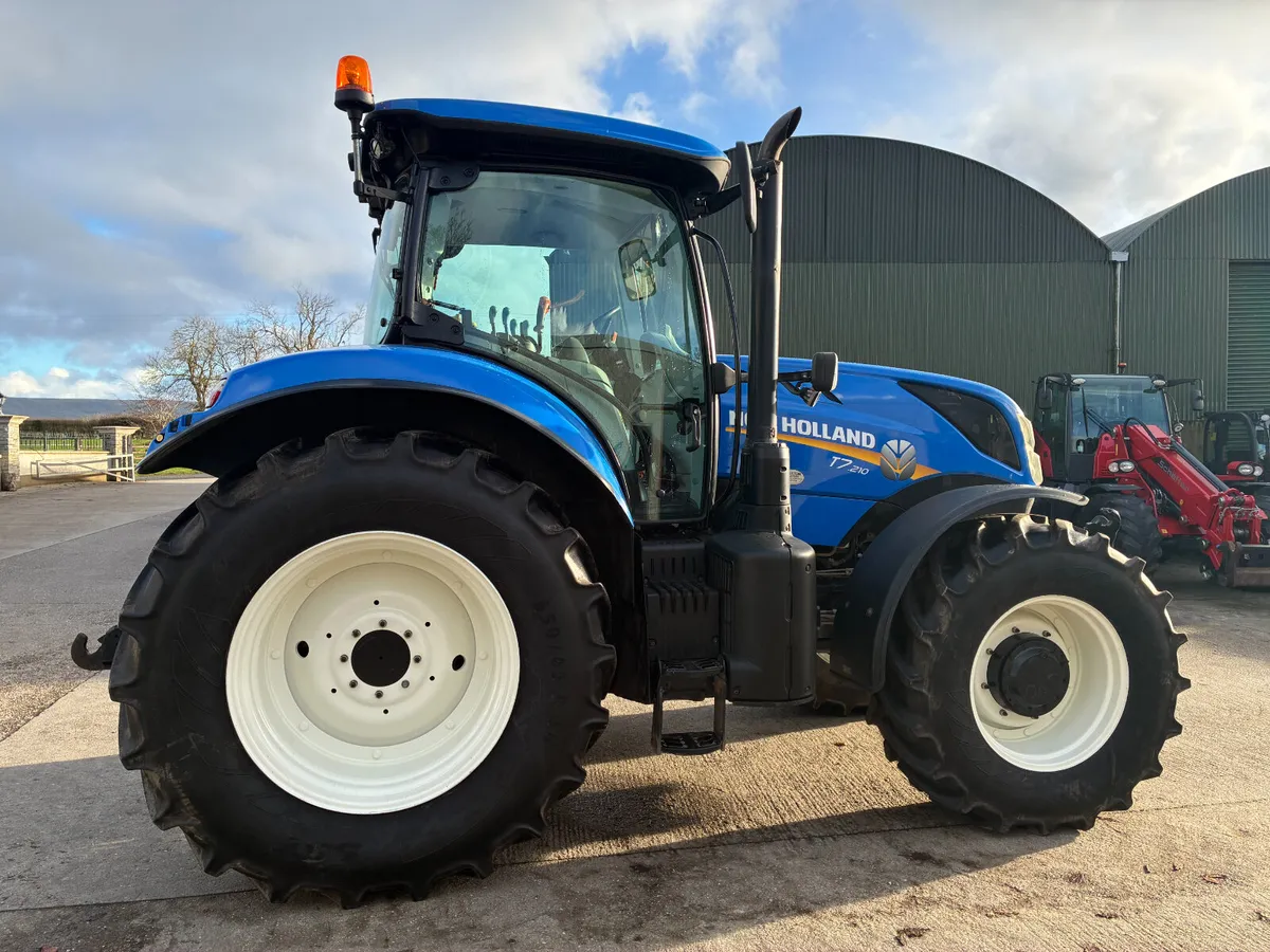 New Holland T7.210 - Image 3