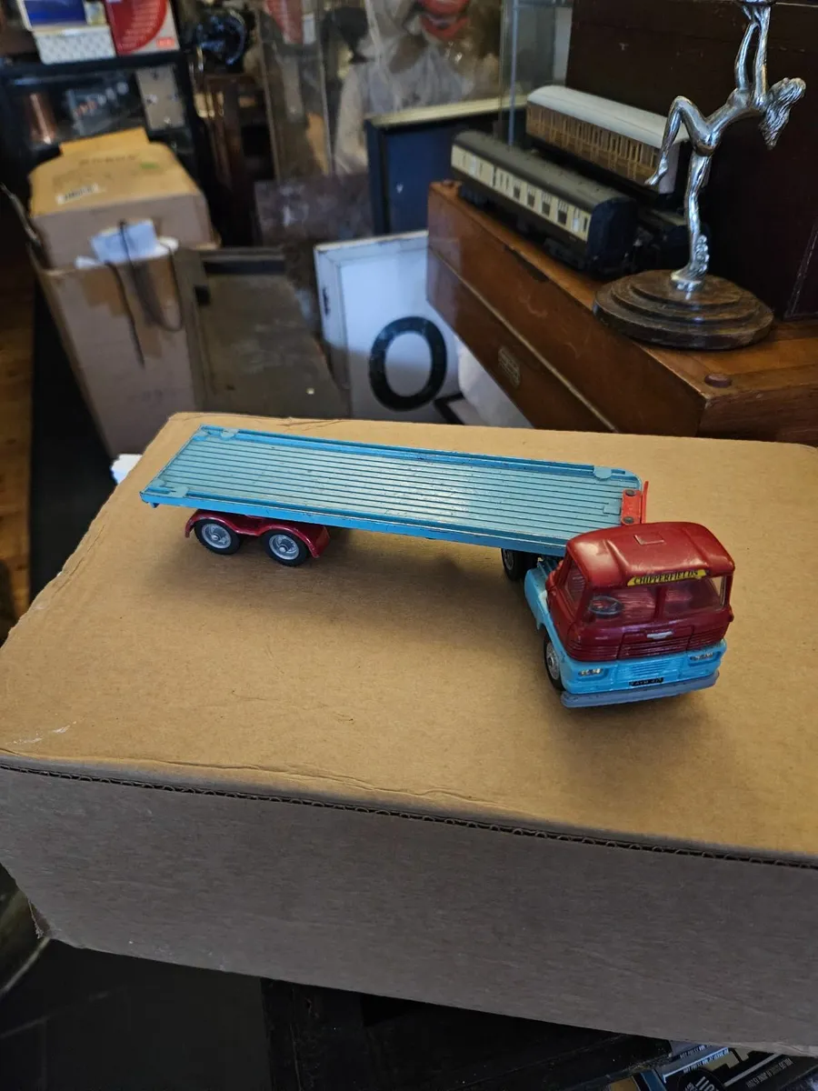 Corgi 1970's Chipperfields Circus Truck - Image 2