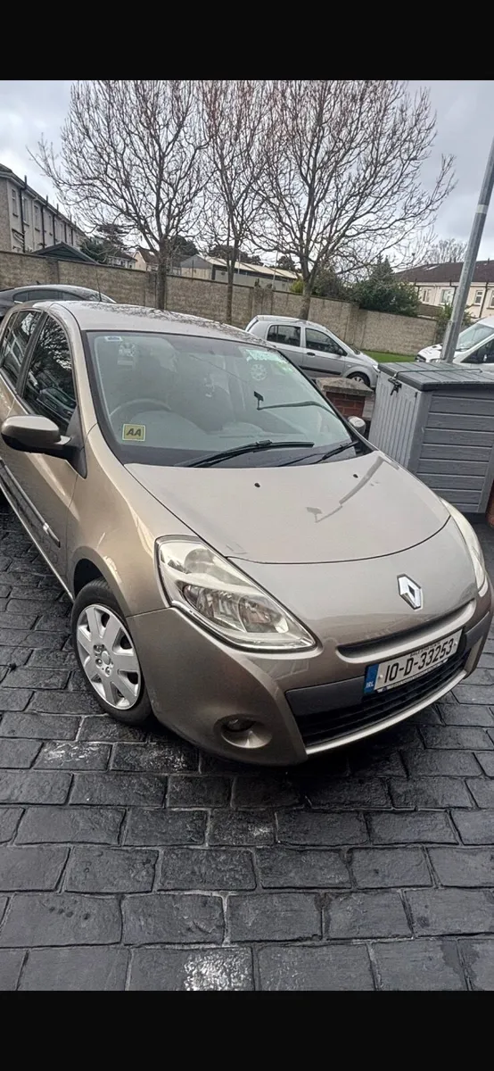 Renault Clio 2010 - Image 1