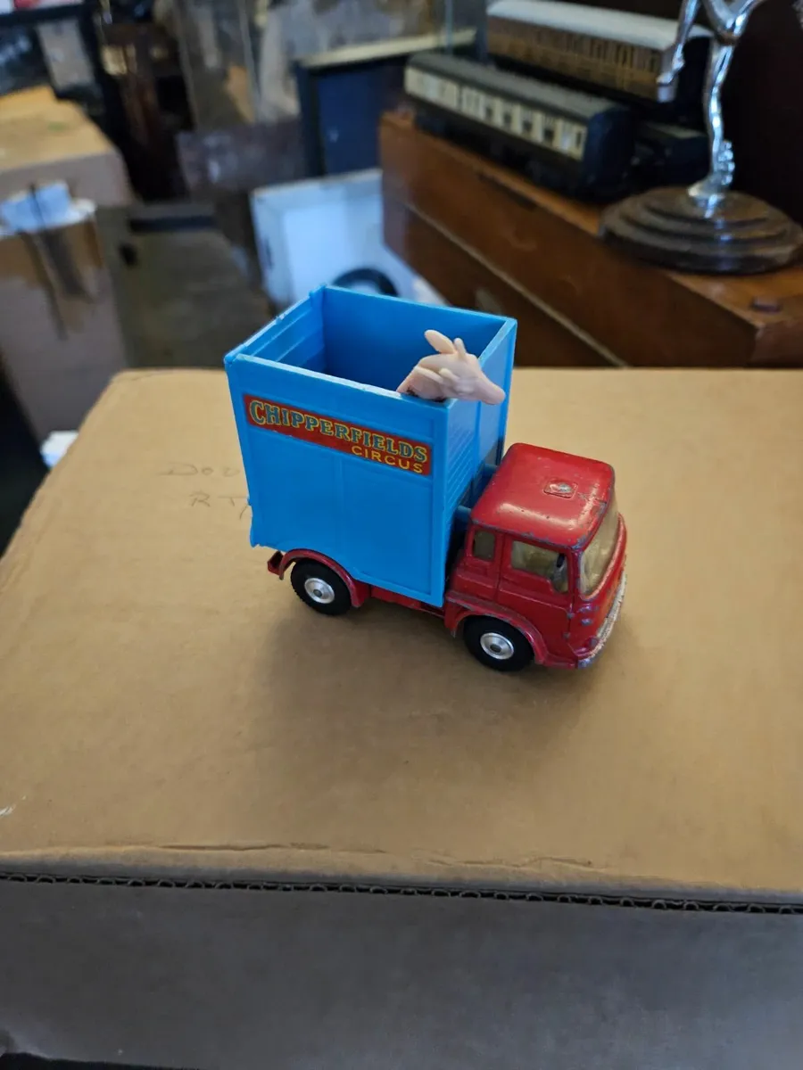 Corgi 1970's Chipperfields Circus Giraffe Truck - Image 1