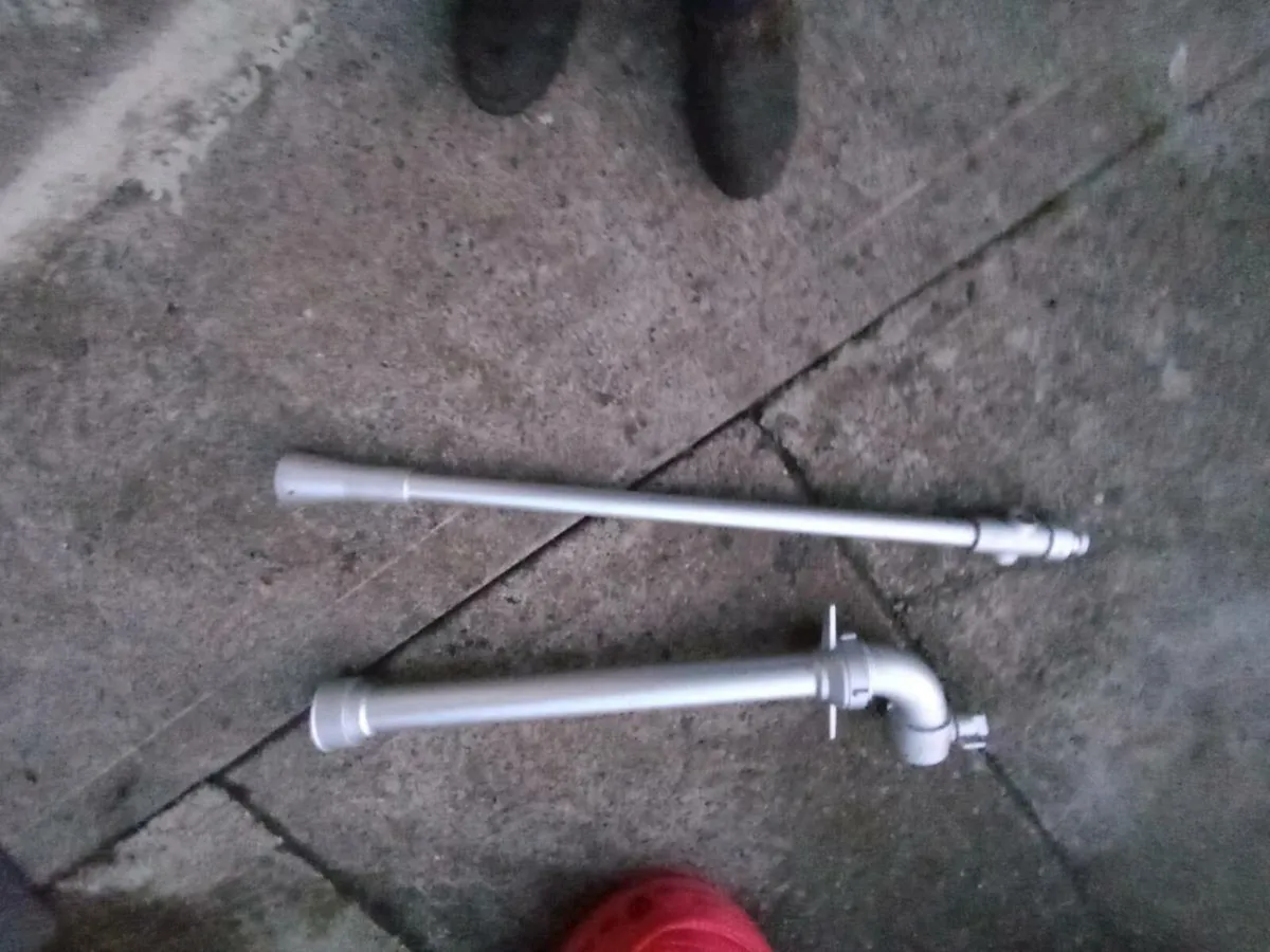 Pipe and key - Image 1