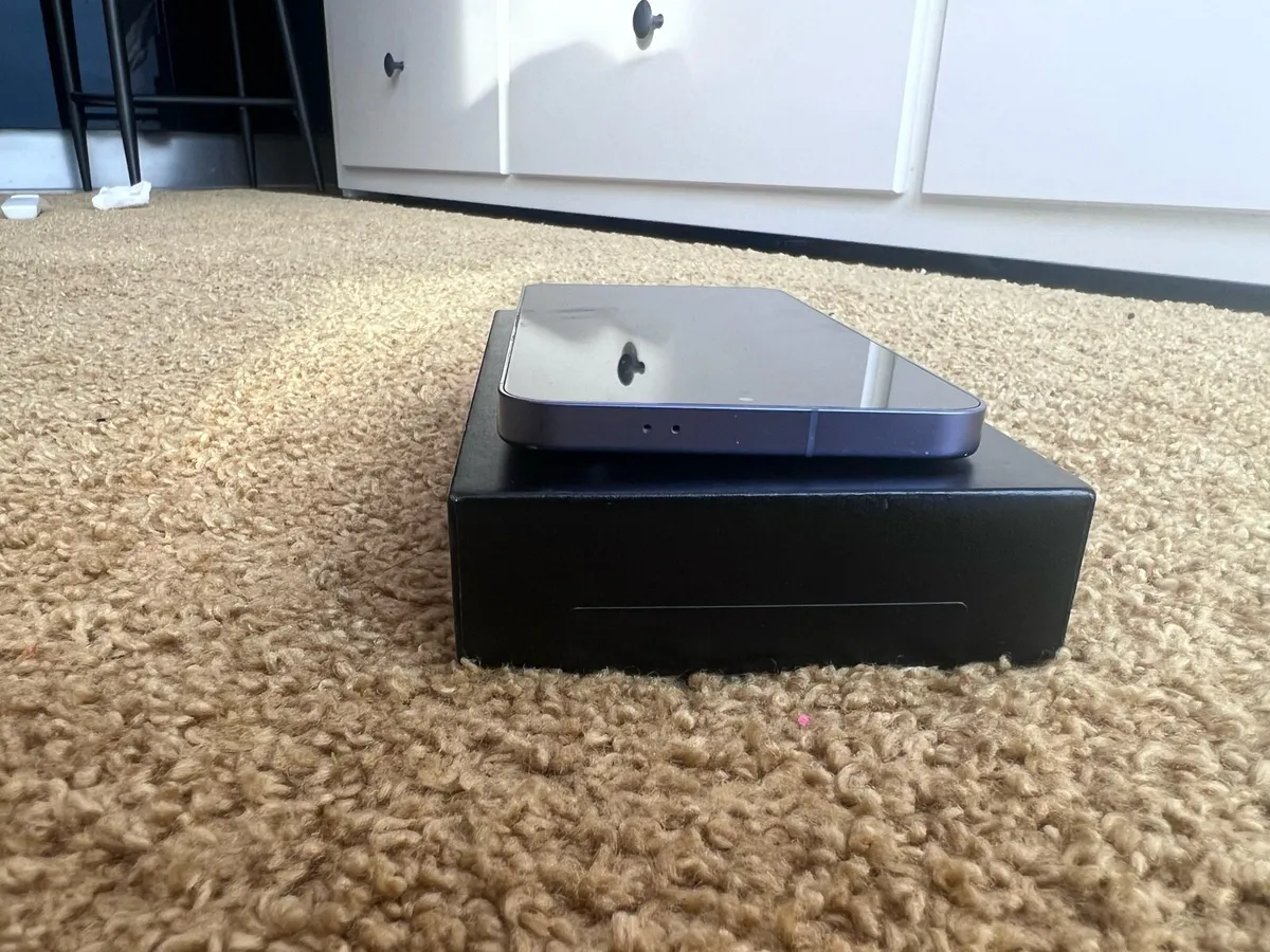 Used Samsung S26+ 256GB - Cobalt Violet - Unlocked - Image 4