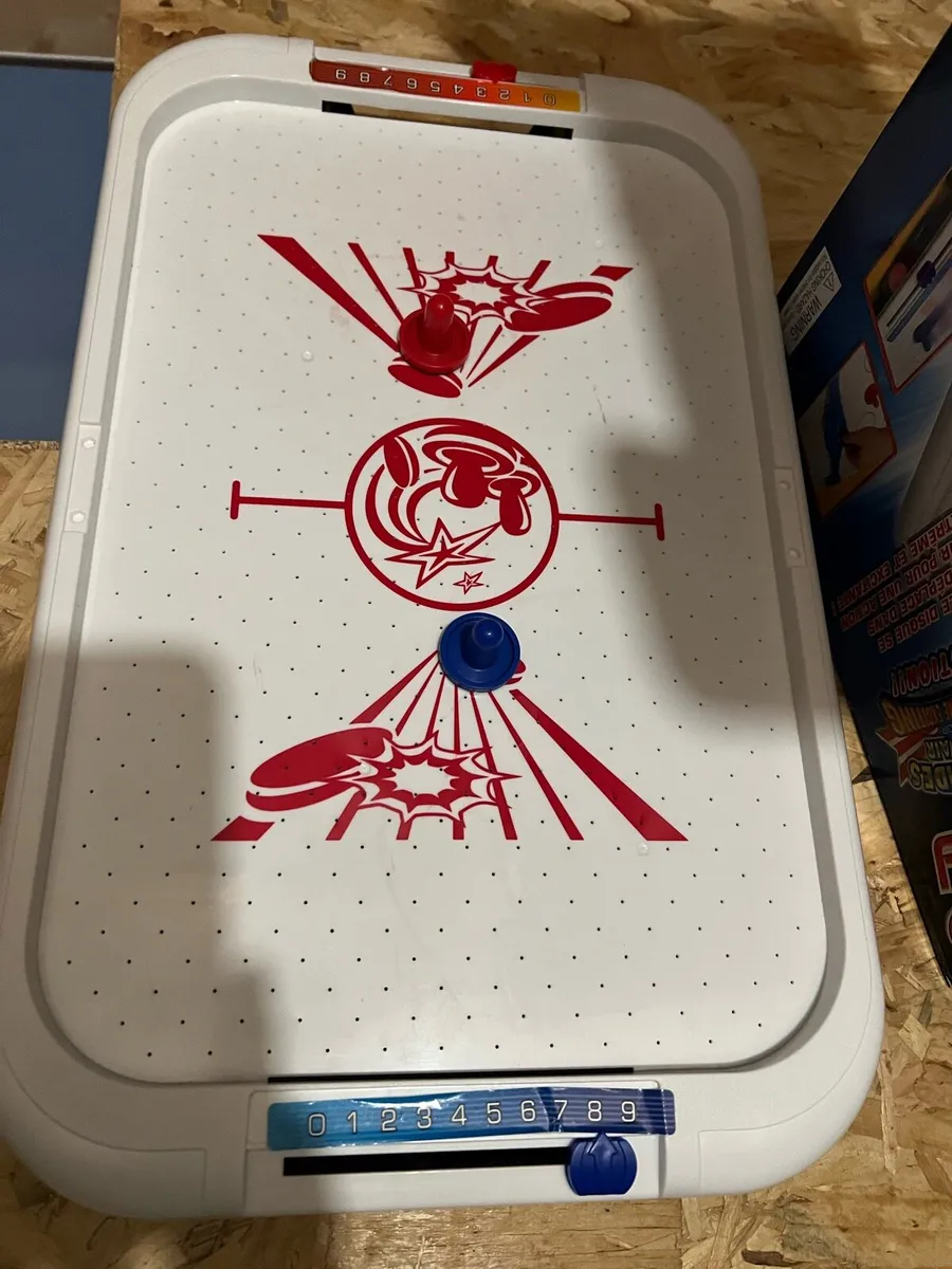 Air hockey - Image 1