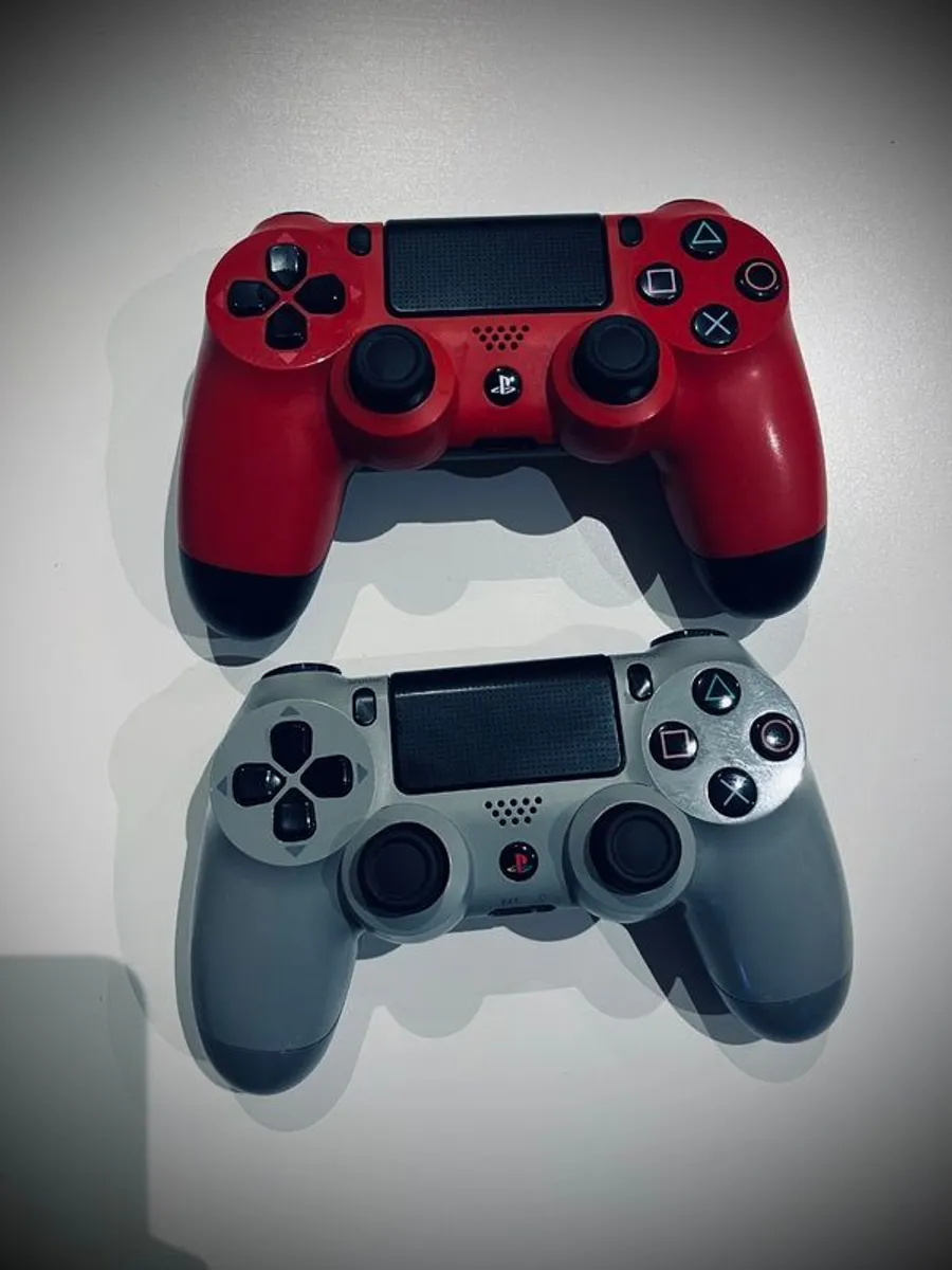 PlayStation 4 PRO - Image 2