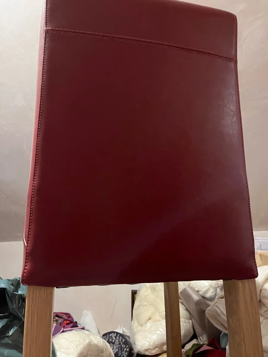 High backed stool - Image 2