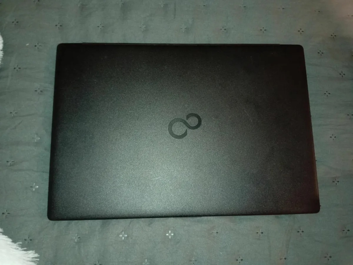 Fujitsu Lifebook A3510 - 15,6 FHD - i5 16gb ram - Image 2