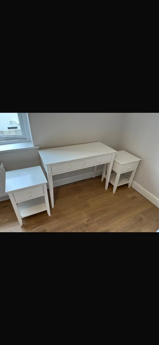 Dressing table - Image 1