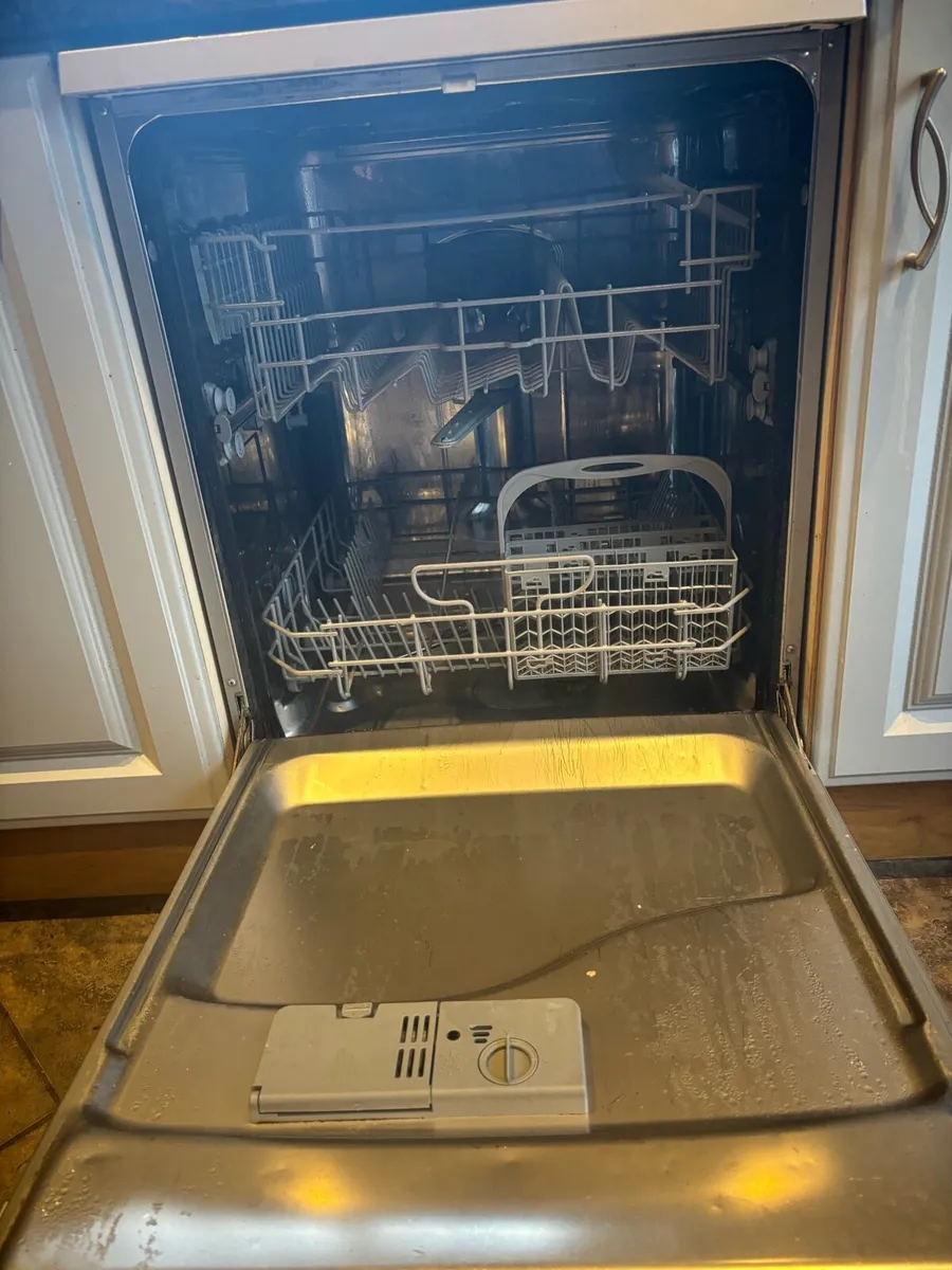 Dishwasher - Image 1