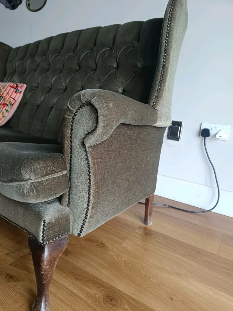 Queen Anne sofa - Image 3