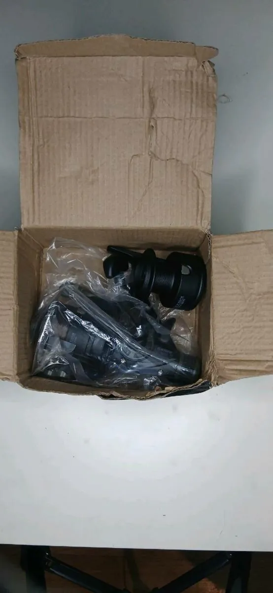 Kinetic oxius 4000 fs baitrunner - Image 1