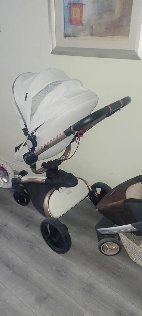 Baby stroller - Image 1