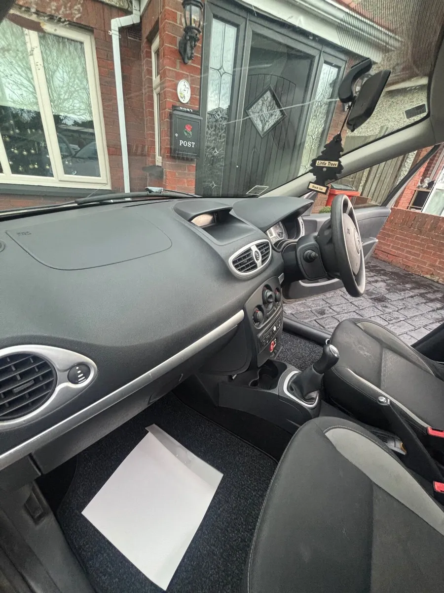 Renault Clio 2010 - Image 4