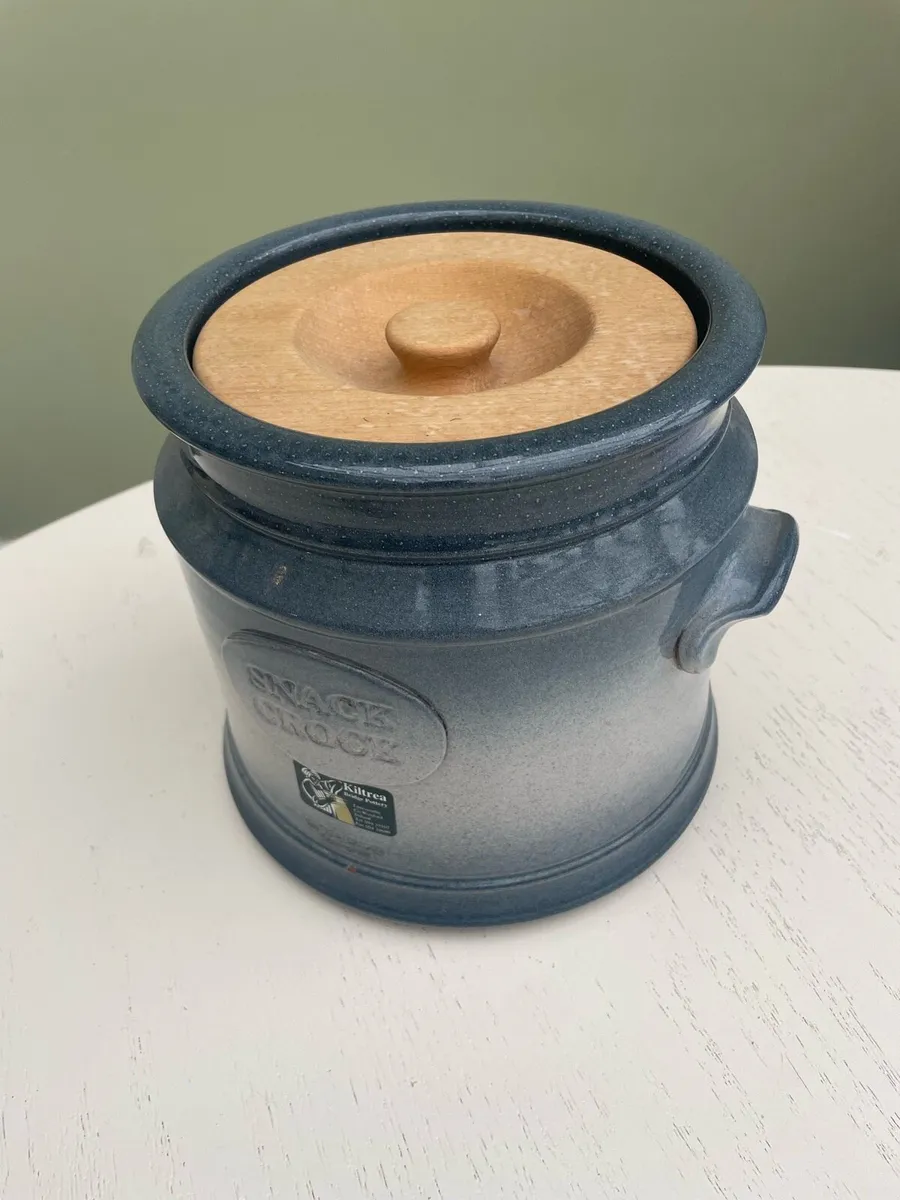 Kiltrea Bridge Pottery - Snack jar or Cookie Jar - Image 1
