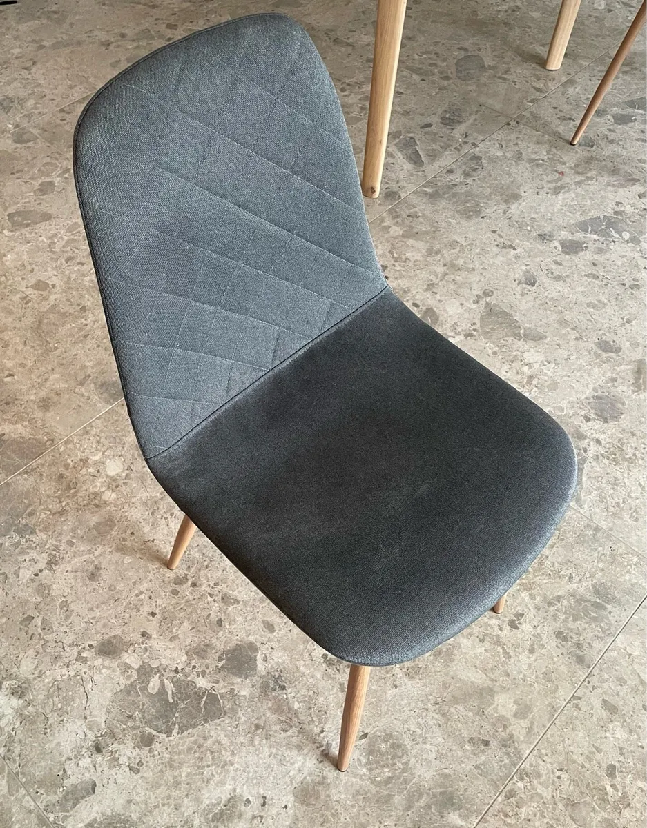 Table and 4 chairs - Image 4