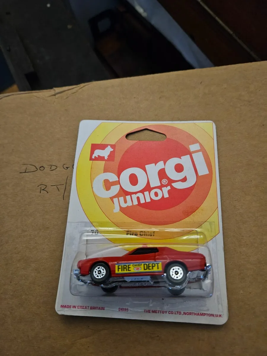 Corgi 1970's Ford Tarino Fire Chiefs Car - Image 1