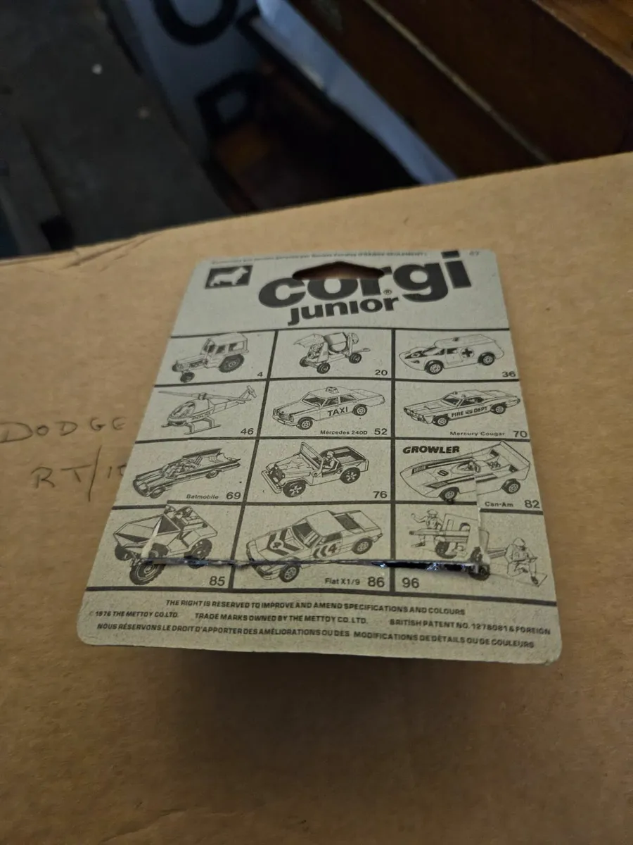 Corgi 1970's Ford Tarino Fire Chiefs Car - Image 2