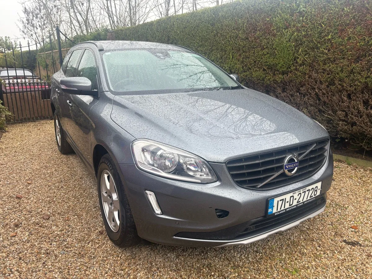 2017 Volvo XC60 , diesel, manual jeep - Image 1