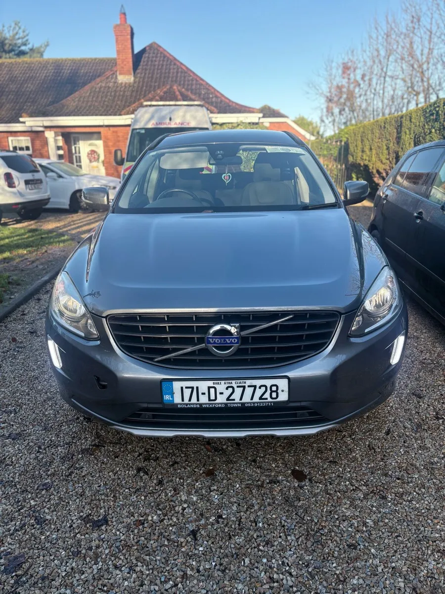 2017 Volvo XC60 , diesel, manual jeep - Image 4