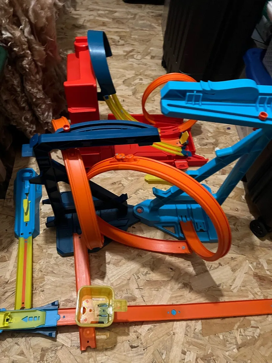 Hot wheels loop - Image 1