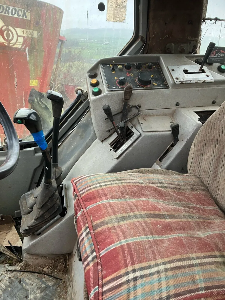 Massey 3095 - Image 4