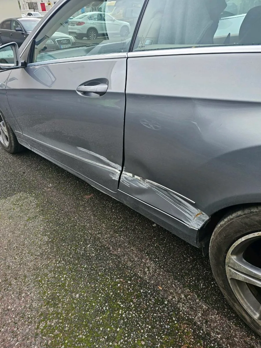 Mercedes E 220D AMG - Image 4