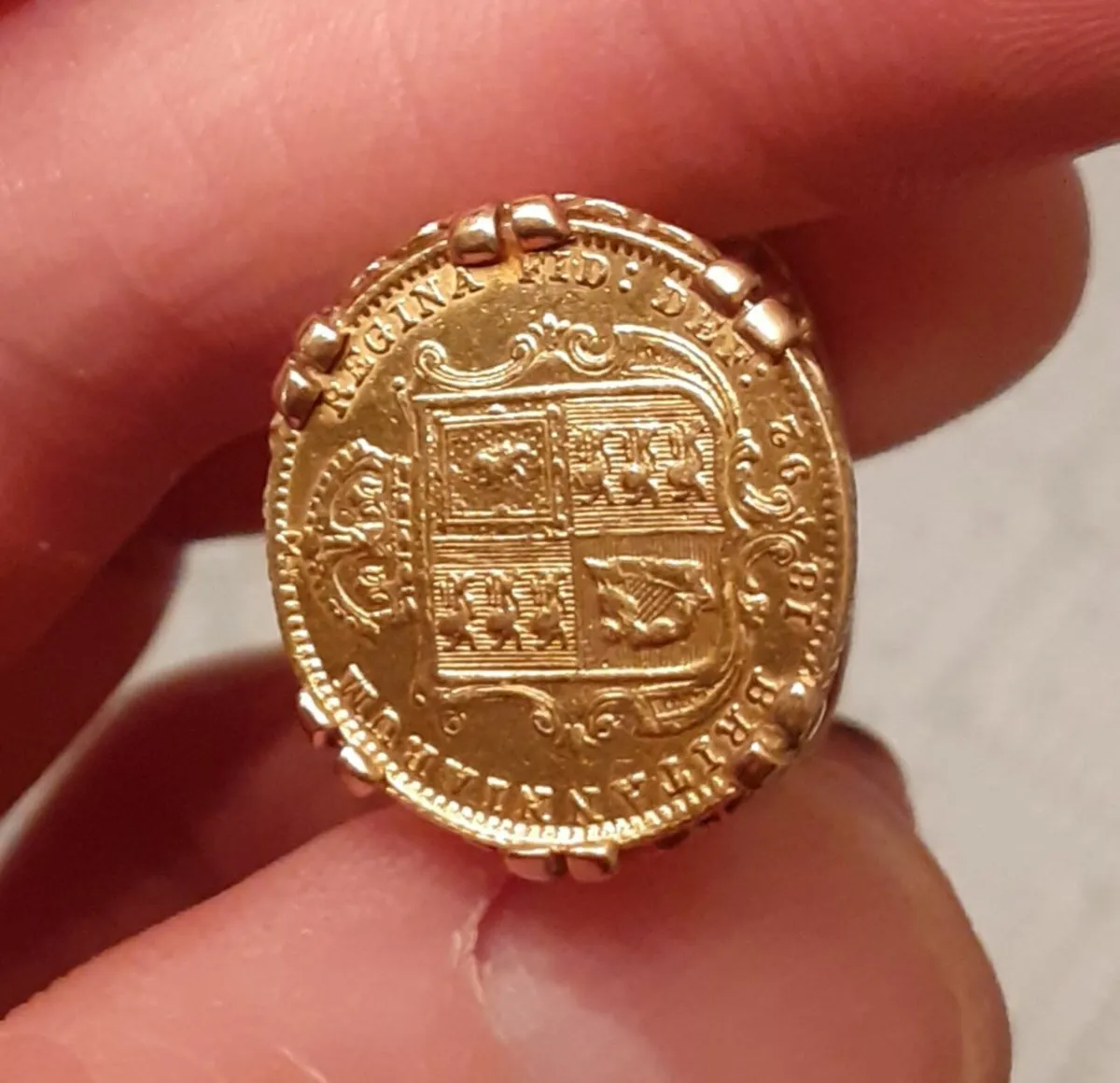 Gold Half Sovereign ring.. - Image 1