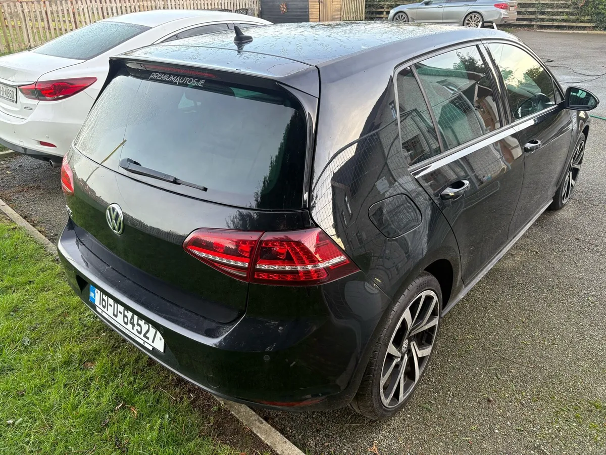 2016 Volkswagen Golf GTE - Image 3
