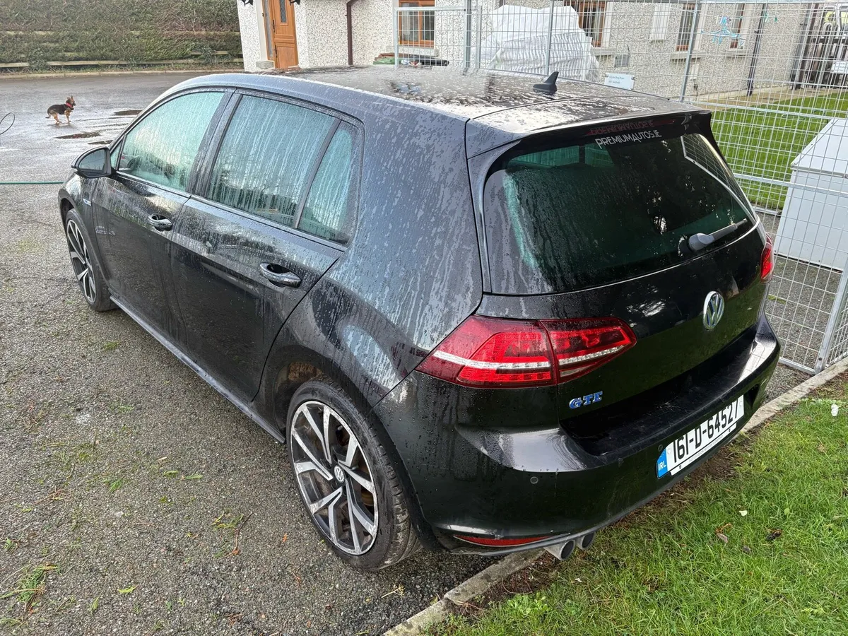 2016 Volkswagen Golf GTE - Image 4