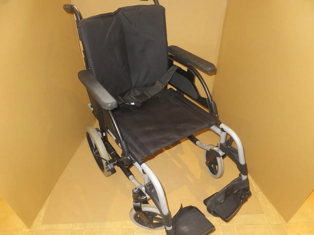 wheel chair - Image 1