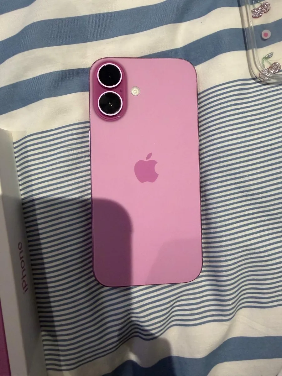 iPhone 16 - Image 2