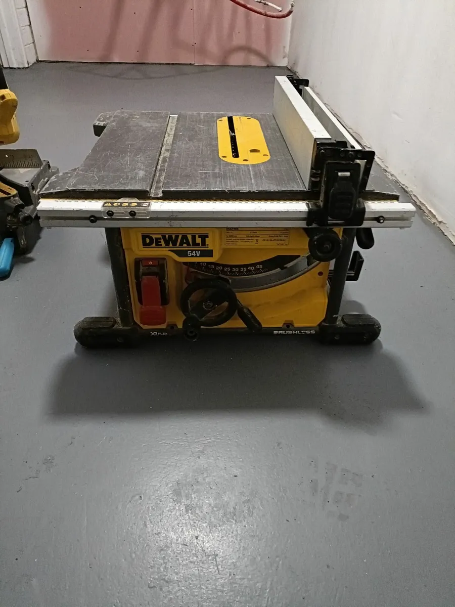DeWalt tablesaw - Image 1