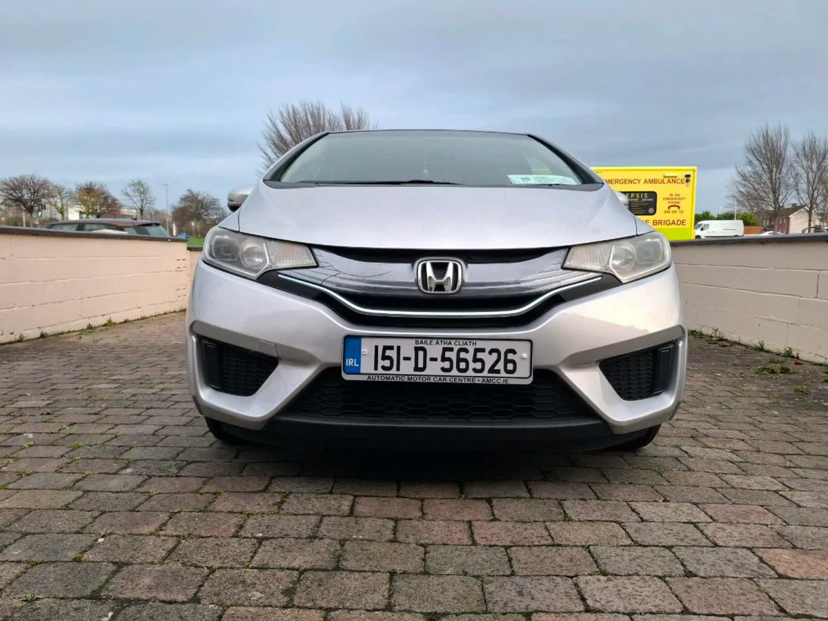 2015 honda fit hybrid for sale. immaculate conditi - Image 2