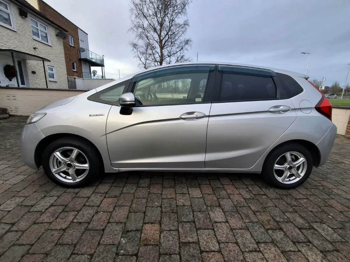 2015 honda fit hybrid for sale. immaculate conditi - Image 3