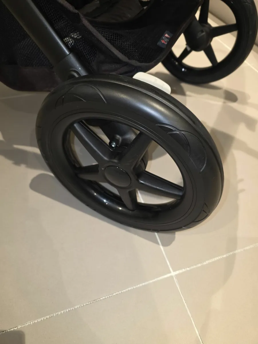 Bugaboo Fox Stroller - Image 3