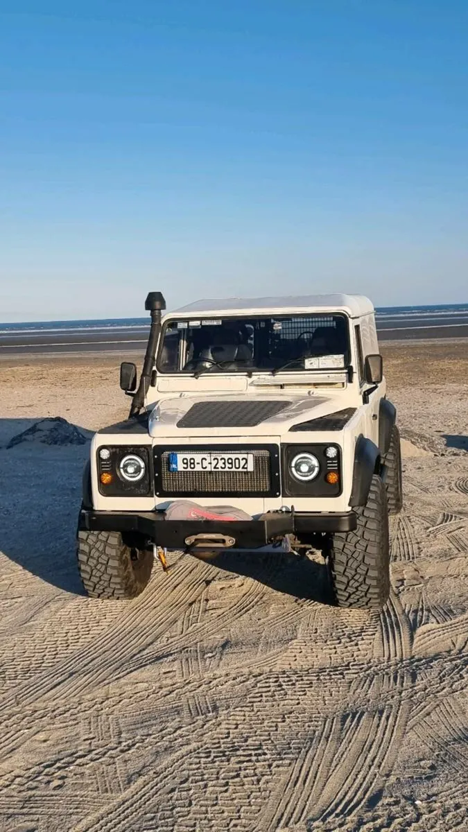Land Rover Defender 110 MudBeast - Image 3
