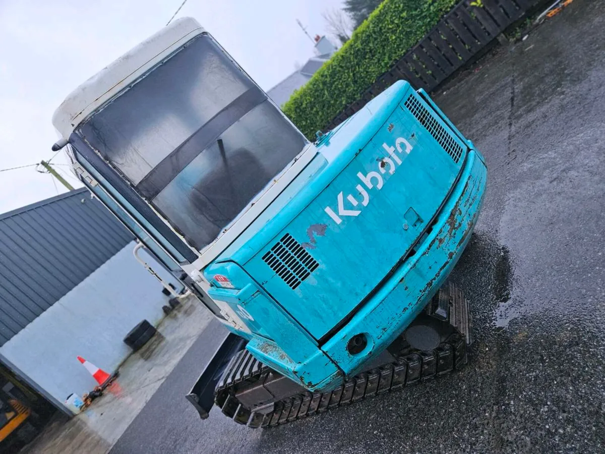 Kubota 3 ton mini digger - Image 2