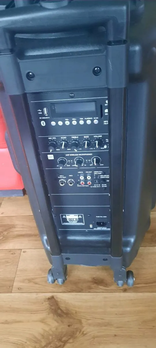 QTX MUSIC CENTRE LARGE SPEAKER ETC. - Image 1