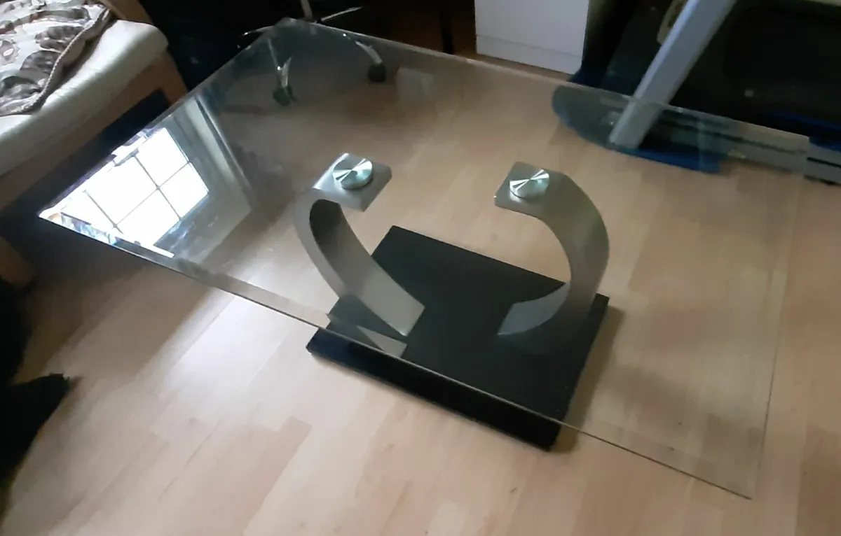 Contemporary coffee table - Image 3