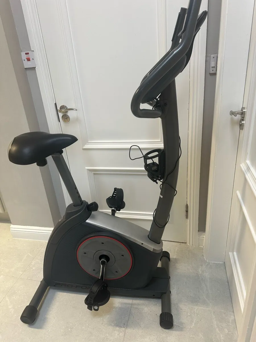 ProForm 210 CSX Exercise Bike - Image 2