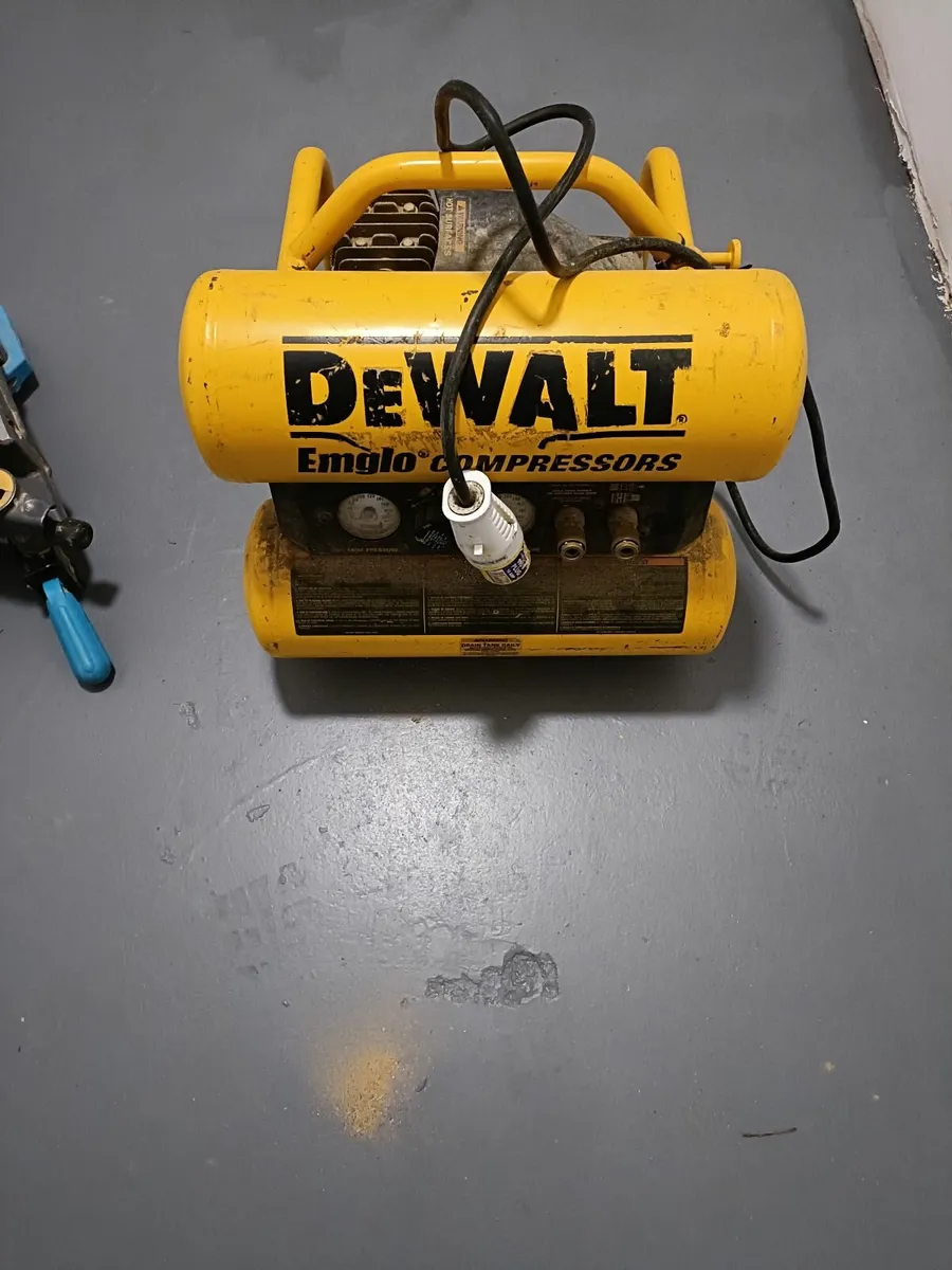 DeWalt 110v air compressor - Image 1