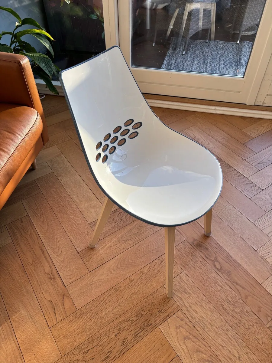 Calligaris Barstools and dining chairs - Image 1