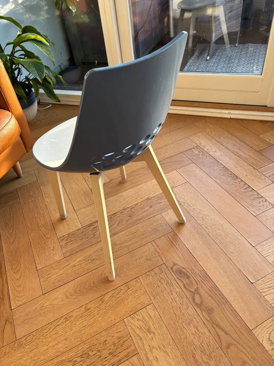 Calligaris Barstools and dining chairs - Image 2