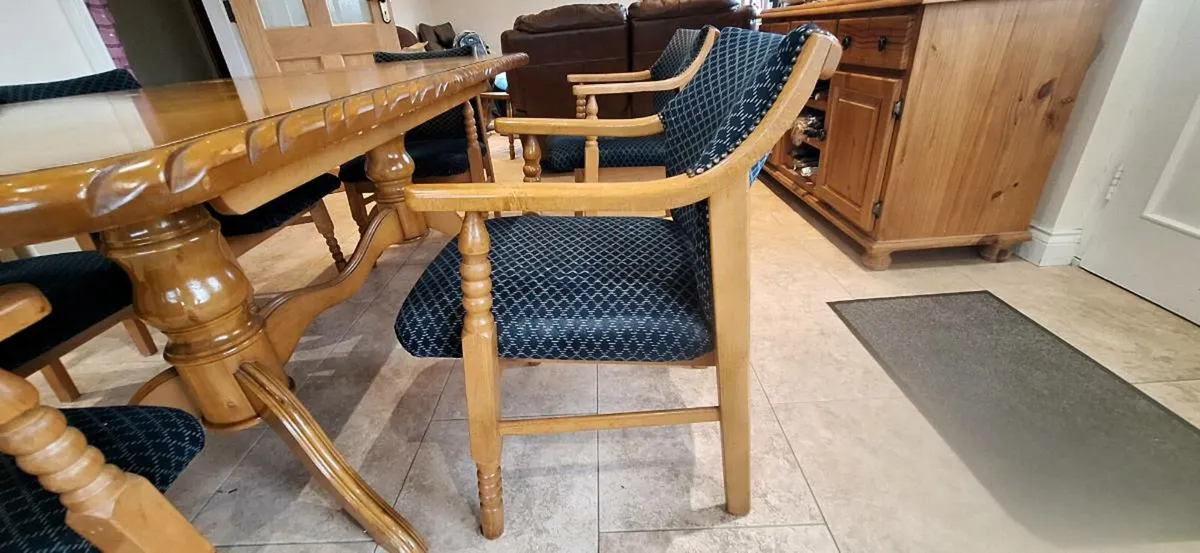 Dining table & chairs - Image 2