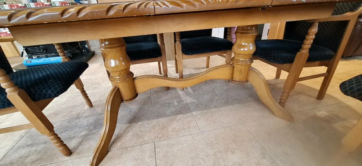 Dining table & chairs - Image 4