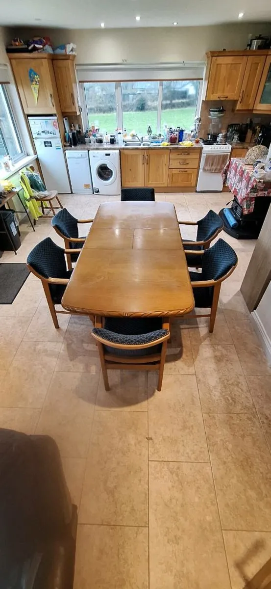 Dining table & chairs - Image 1