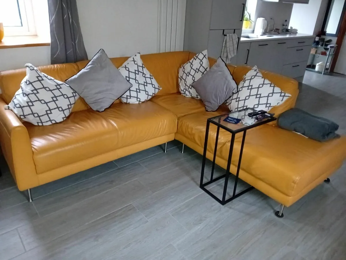 Corner sofa + matching 2 seater - Image 1